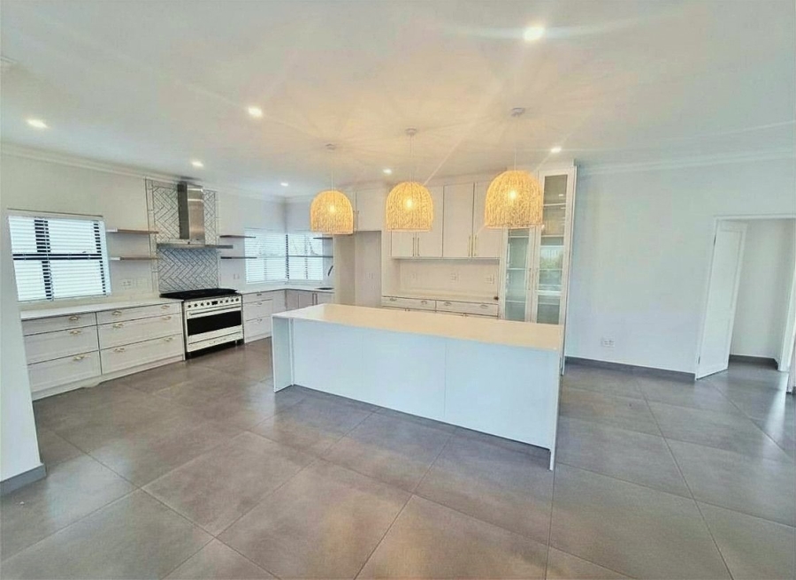 5 Bedroom Property for Sale in Sandown Western Cape